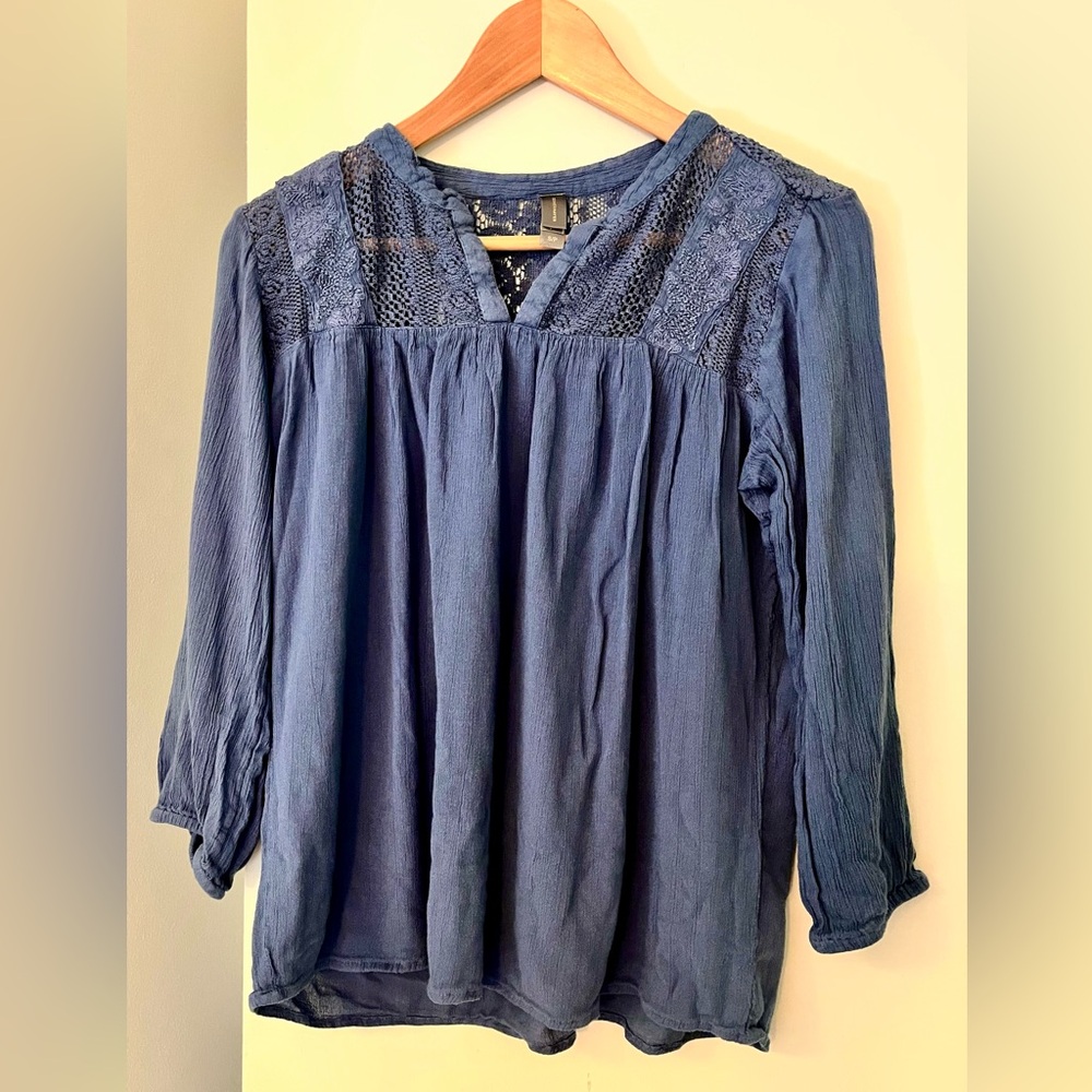 Denver Hayes blue rayon loose fitting blouse with cotton blend lace insert